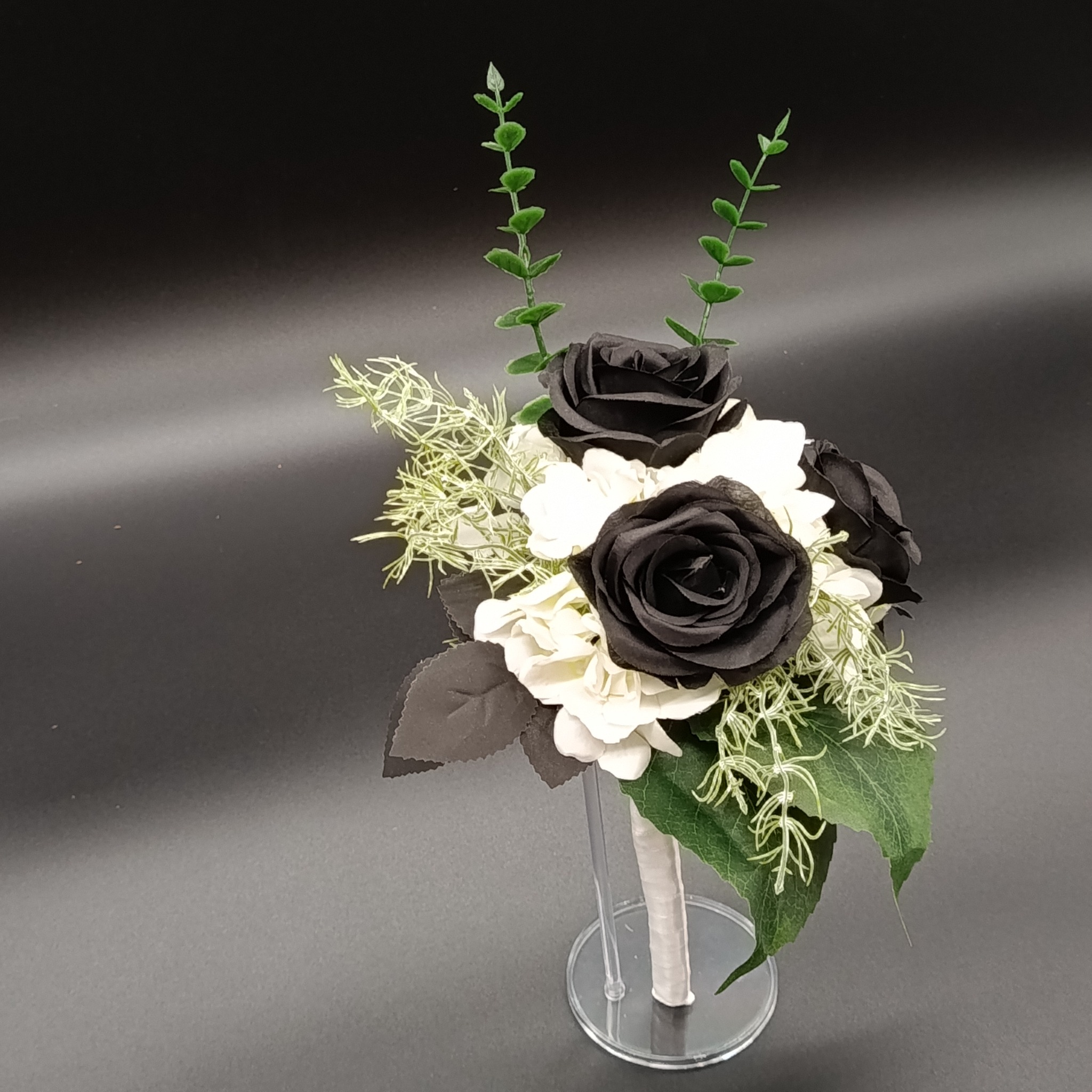 Flores Noctis – Kunst- & Seidenblumenstrauß – Schwarz & Weiß